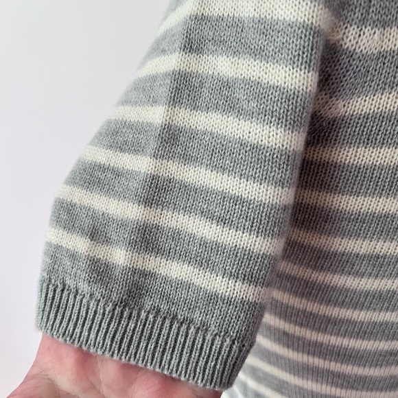 GAP Super Soft Sweater Tee in Gray Stripes / Light Academia Classic Style Top - Picture 4 of 6
